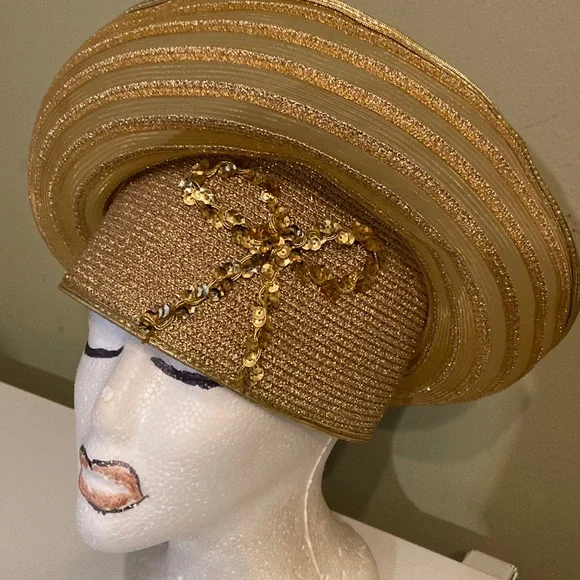 Lucy Ames | Accessories | Beautiful Vintage Metallic Gold  display picture 1